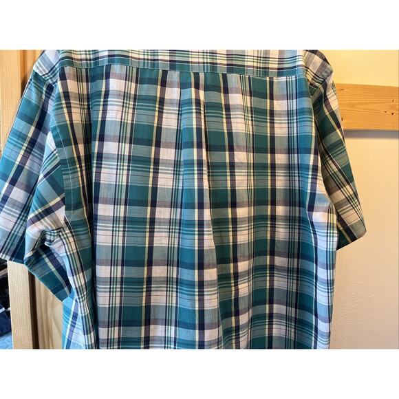 Windridge men’s L Green plaid short sleeve button down polyester blend shirt - Picture 12 of 13